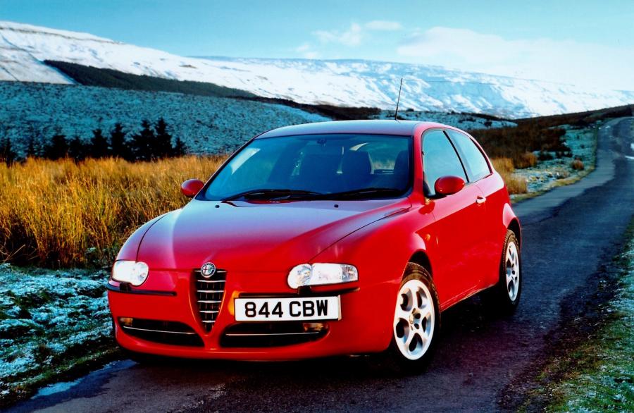  Alfa Romeo 147 3-Door (937A) 2001 года  (UK) (фото 12 из 25)
